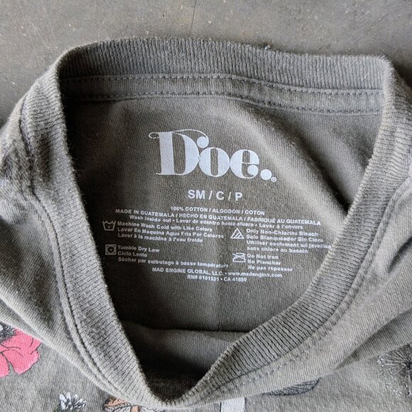 Fifth Sun and Doe Flowers Mushrooms Cacti Graphic Tee Bundle small medium - Picture 10 of 16